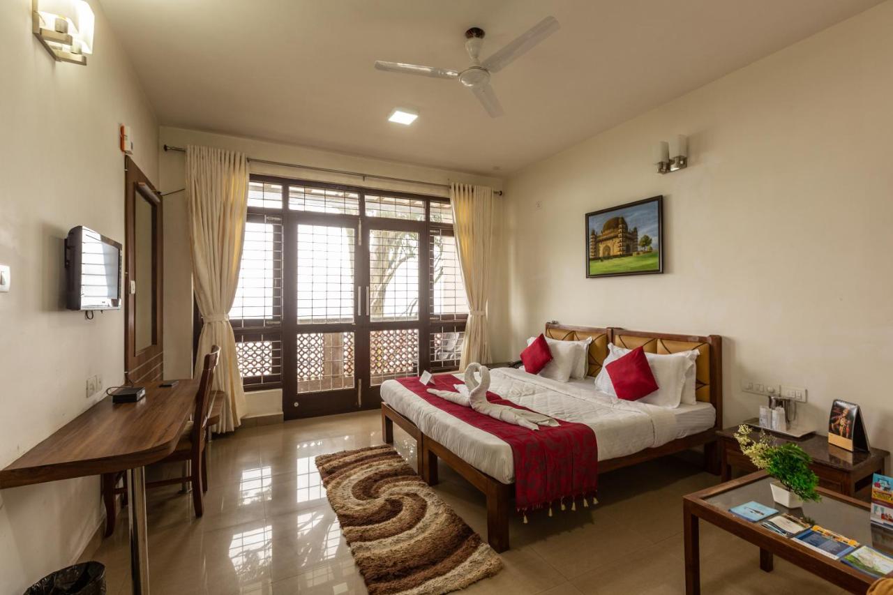 KSTDC Hotel Mayura Pine Top Nandi Hills Buitenkant foto
