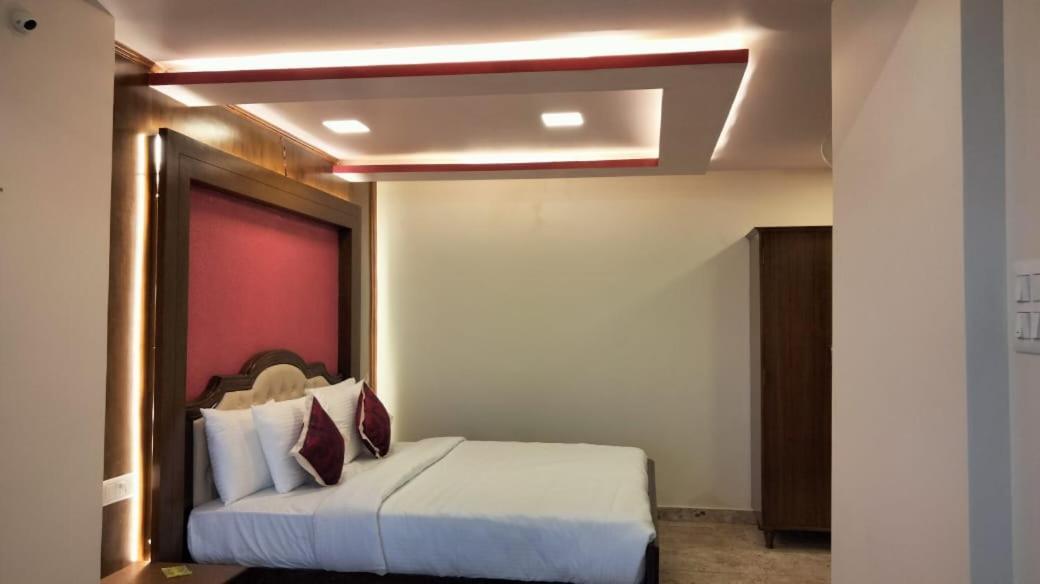 KSTDC Hotel Mayura Pine Top Nandi Hills Buitenkant foto